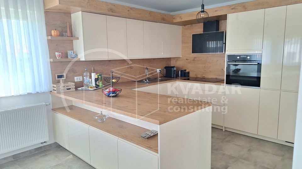 PRODAJA &sol;DUGO SELO-KOP&Ccaron;EVEC KU&Cacute;A 280 m2 &sol; 380&period;000 &euro;
