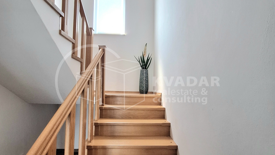 PRODAJA &sol;DUGO SELO-KOP&Ccaron;EVEC KU&Cacute;A 280 m2 &sol; 380&period;000 &euro;