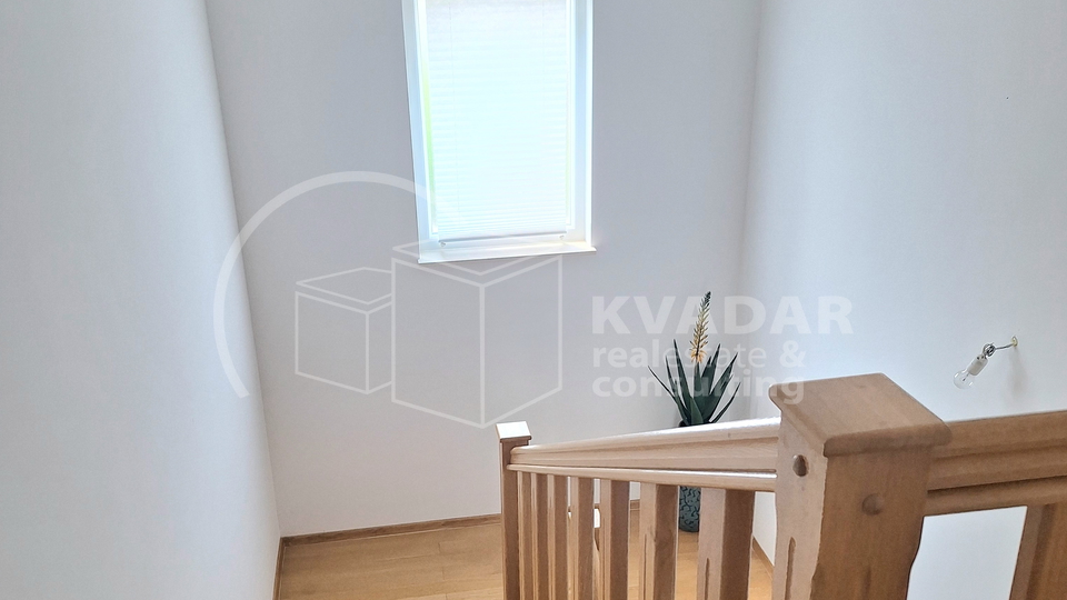 PRODAJA &sol;DUGO SELO-KOP&Ccaron;EVEC KU&Cacute;A 280 m2 &sol; 380&period;000 &euro;