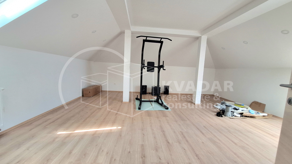 PRODAJA &sol;DUGO SELO-KOP&Ccaron;EVEC KU&Cacute;A 280 m2 &sol; 380&period;000 &euro;