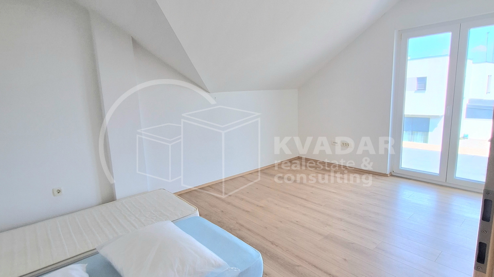 PRODAJA &sol;DUGO SELO-KOP&Ccaron;EVEC KU&Cacute;A 280 m2 &sol; 380&period;000 &euro;