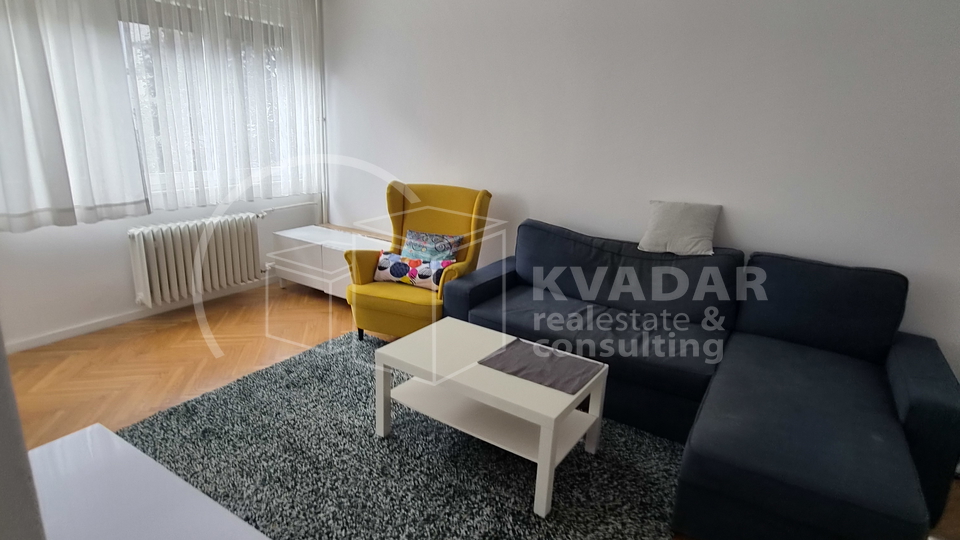 Zagreb&comma; Vojnovi&cacute;eva ulica&comma; najam prekrasnog trosobnog stana&lpar;66&comma;31 m2&rpar; na tre&cacute;em katu s lifom