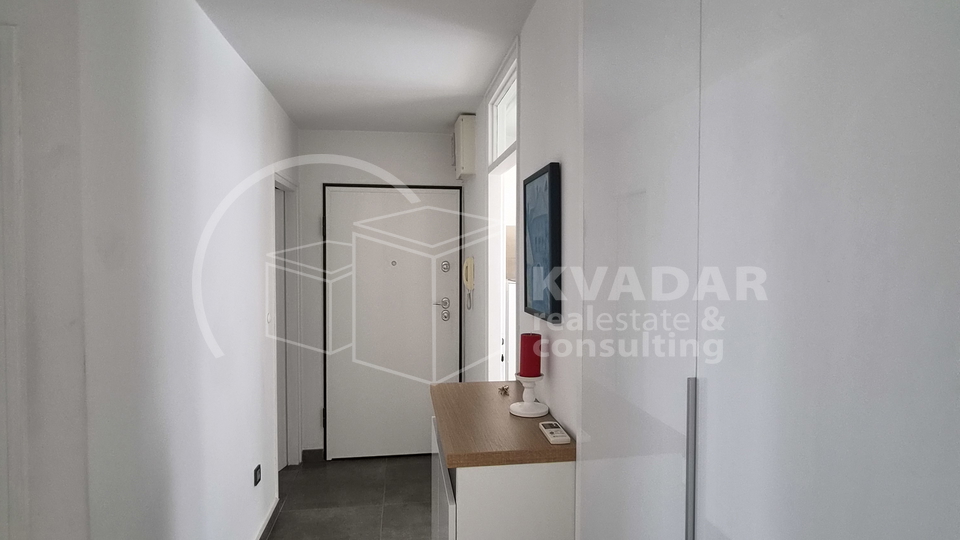 Zagreb&comma; Vojnovi&cacute;eva ulica&comma; najam prekrasnog trosobnog stana&lpar;66&comma;31 m2&rpar; na tre&cacute;em katu s lifom