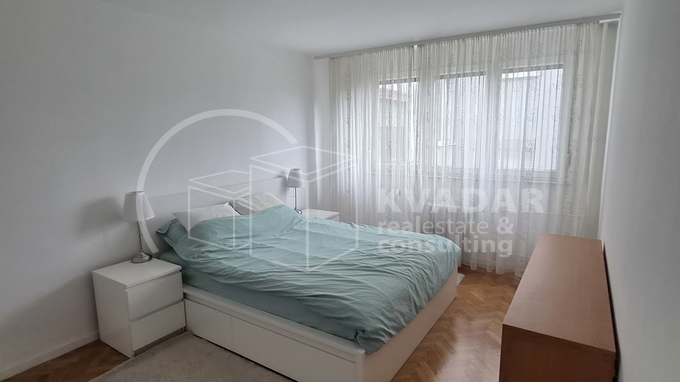 Zagreb&comma; Vojnovi&cacute;eva ulica&comma; najam prekrasnog trosobnog stana&lpar;66&comma;31 m2&rpar; na tre&cacute;em katu s lifom