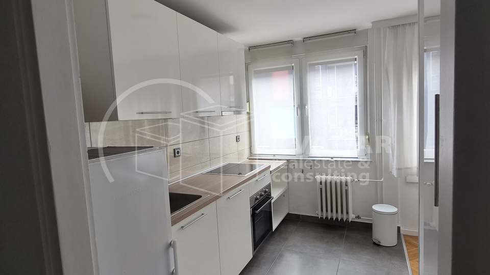Zagreb&comma; Vojnovi&cacute;eva ulica&comma; najam prekrasnog trosobnog stana&lpar;66&comma;31 m2&rpar; na tre&cacute;em katu s lifom
