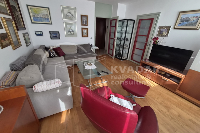 Zagreb, Ravnice, Radauševa, 4-soban stan(88,11 m2) sa garažom!