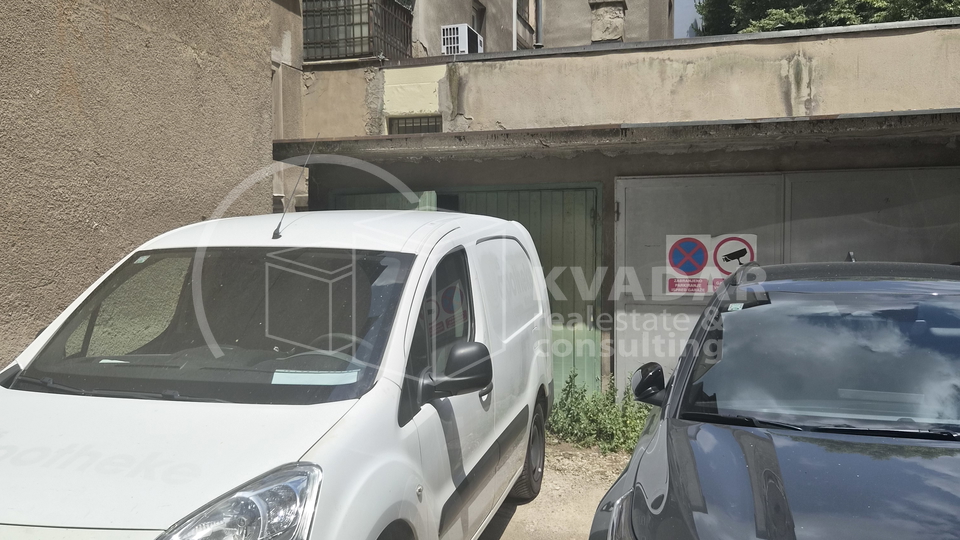 JEDINSTVENA PRILIKA&excl; Gara&zcaron;a od 15 m2 u blizini Sheratona&period;