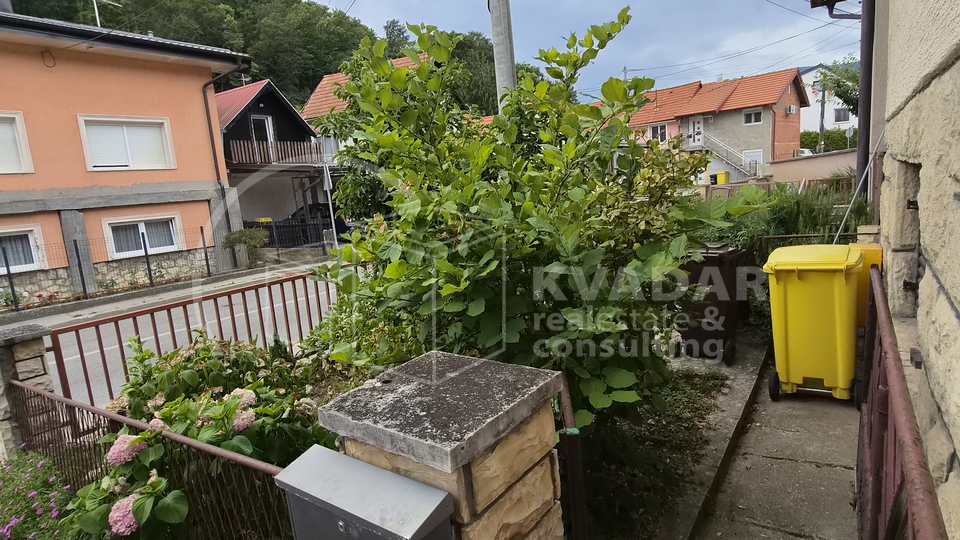 JEDINSTVENA PRILIKA&excl; TRI KU&Cacute;E SA SPREMI&Scaron;TIMA&comma; TERASOM I GARA&Zcaron;OM &lpar;311&comma;91 m2&rpar;