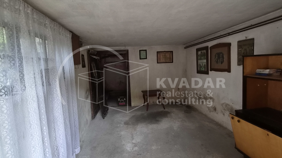 JEDINSTVENA PRILIKA&excl; TRI KU&Cacute;E SA SPREMI&Scaron;TIMA&comma; TERASOM I GARA&Zcaron;OM &lpar;311&comma;91 m2&rpar;