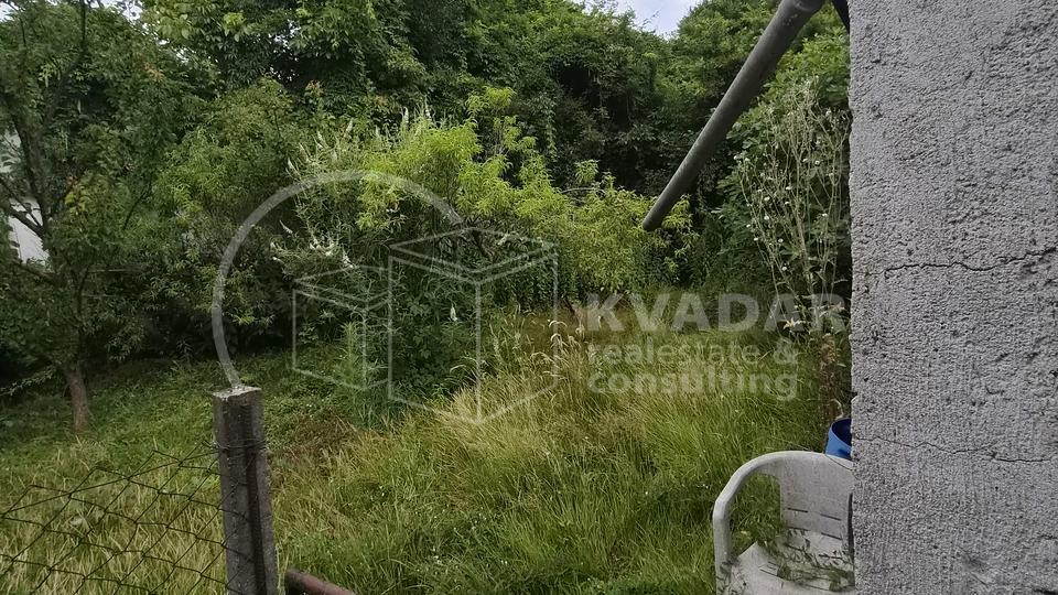 JEDINSTVENA PRILIKA&excl; TRI KU&Cacute;E SA SPREMI&Scaron;TIMA&comma; TERASOM I GARA&Zcaron;OM &lpar;311&comma;91 m2&rpar;