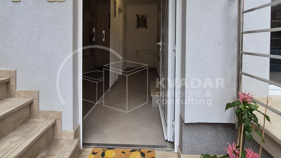 ZAGREB&comma; TRE&Scaron;NJEVKA&comma; DVOSOBAN STAN&lpar;50 m2&rpar; SA BALKONOM I VPM
