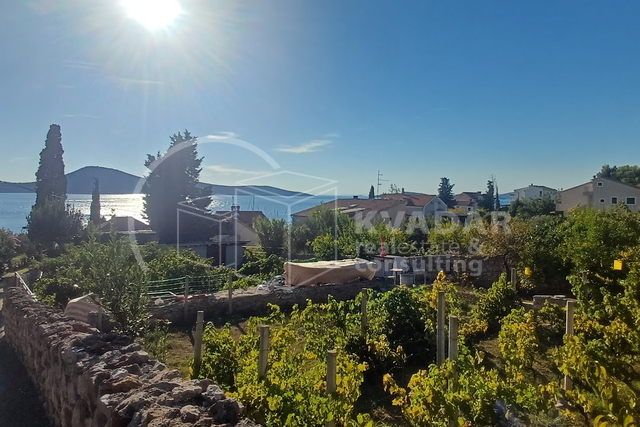 OTOK PRVIĆ/Prvić Šepurine/Građevinsko zemljište 150 metara od mora, pogled na more