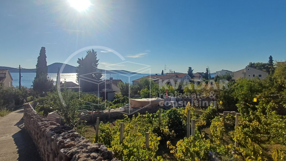 OTOK PRVI&Cacute;&sol;Prvi&cacute; &Scaron;epurine&sol;Gra&dstrok;evinsko zemlji&scaron;te 150 metara od mora&comma; pogled na more