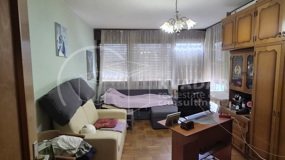 DONJA DUBRAVA&comma; DVOSOBAN KOMFORAN STAN &lpar;61m2&rpar; SA DVA BALKONA I SPREMI&Scaron;TEM