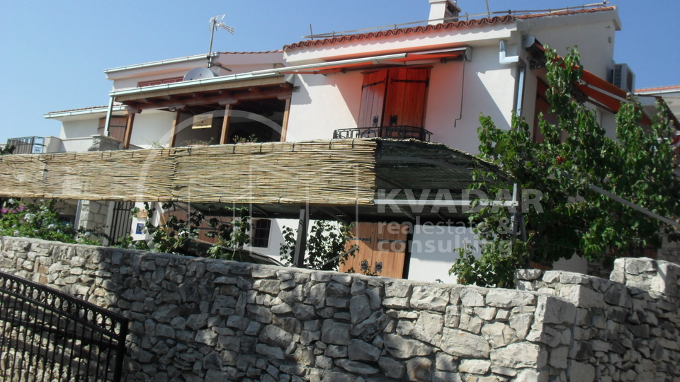 NEWLY renovated Villa with 3 apartments - 50 m from the sea