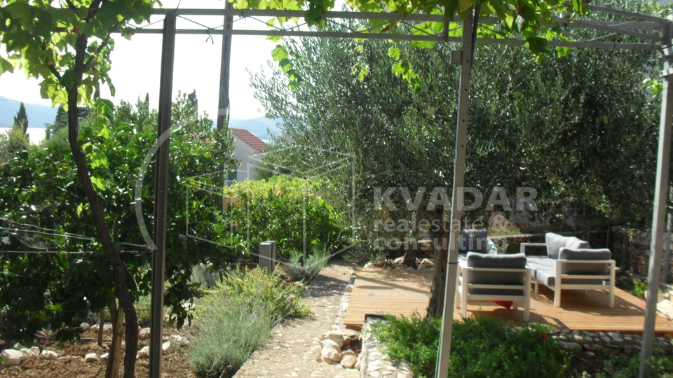 NEWLY renovated Villa with 3 apartments - 50 m from the sea