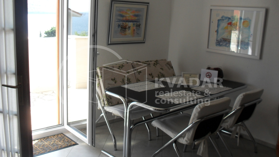 NEWLY renovated Villa with 3 apartments - 50 m from the sea