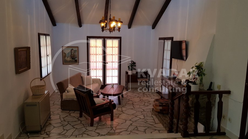 NEWLY renovated Villa with 3 apartments - 50 m from the sea
