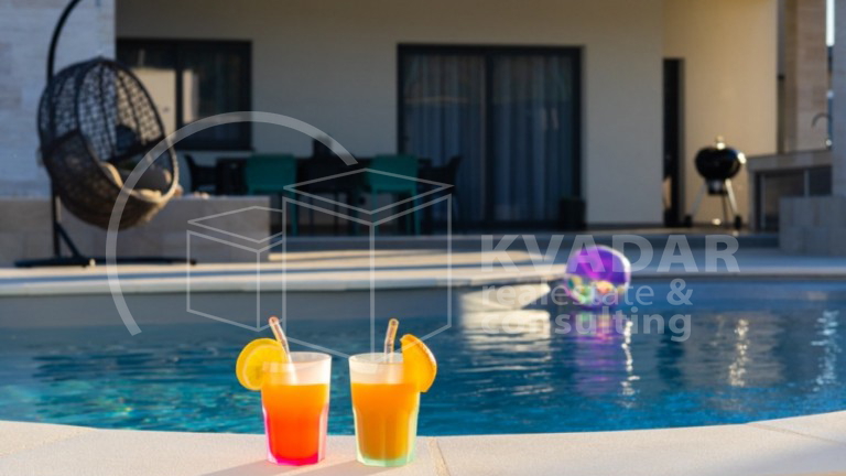 House, 200 m2, For Sale, Novi Vinodolski