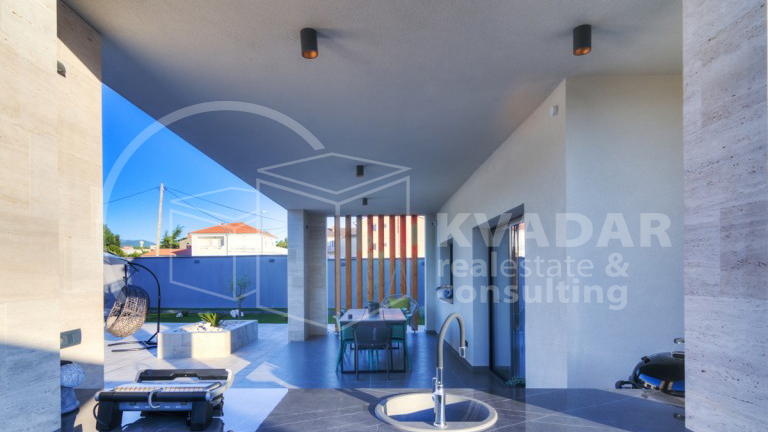 House, 200 m2, For Sale, Novi Vinodolski