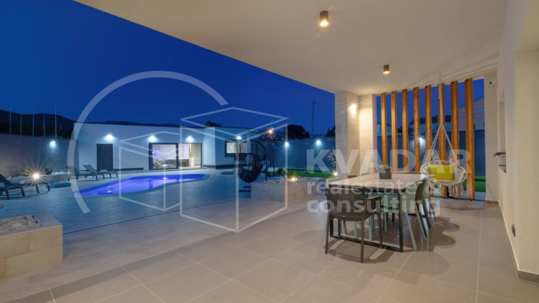 House, 200 m2, For Sale, Novi Vinodolski