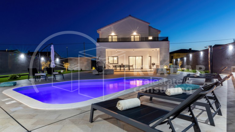 House, 200 m2, For Sale, Novi Vinodolski