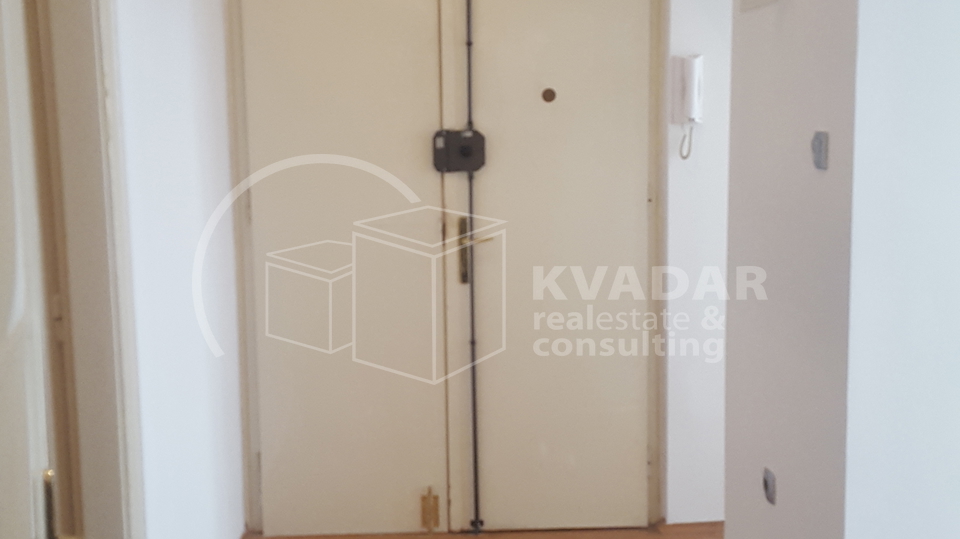 SUPER PRILIKA!FRANKOPANSKA/PREKRASAN POSLOVNI PROSTOR 85m2!