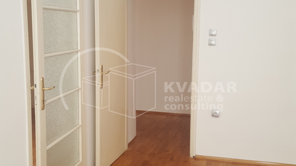 SUPER PRILIKA!FRANKOPANSKA/PREKRASAN POSLOVNI PROSTOR 85m2!