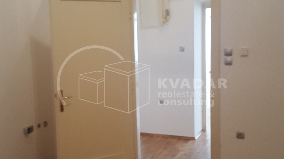 SUPER PRILIKA!FRANKOPANSKA/PREKRASAN POSLOVNI PROSTOR 85m2!