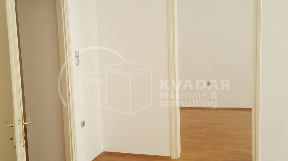 SUPER PRILIKA!FRANKOPANSKA/PREKRASAN POSLOVNI PROSTOR 85m2!