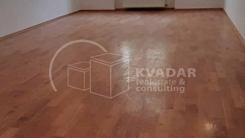 SUPER PRILIKA!CENTAR/FRANKOPANSKA/ATRAKTIVAN STAN (85 m2) SA PARKINGOM!