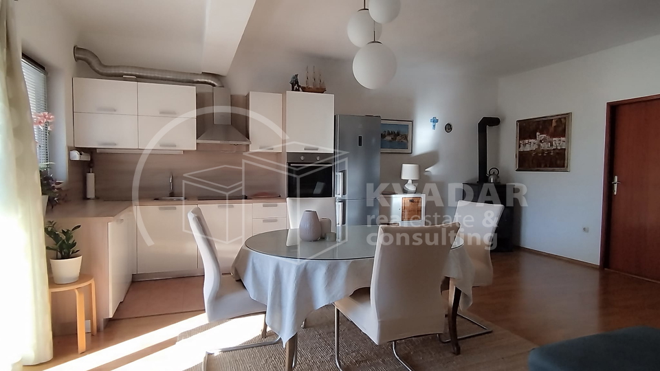 BEZ PROVIZIJE&ast;&ast;&ast;VRSI &sol; KU&Cacute;A S APARTMANIMA &sol; IDEALNA INVESTICIJA&excl;