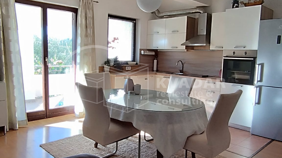 BEZ PROVIZIJE&ast;&ast;&ast;VRSI &sol; KU&Cacute;A S APARTMANIMA &sol; IDEALNA INVESTICIJA&excl;