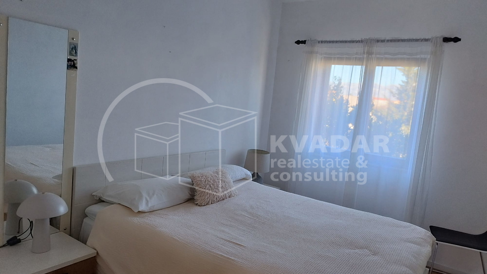 BEZ PROVIZIJE&ast;&ast;&ast;VRSI &sol; KU&Cacute;A S APARTMANIMA &sol; IDEALNA INVESTICIJA&excl;