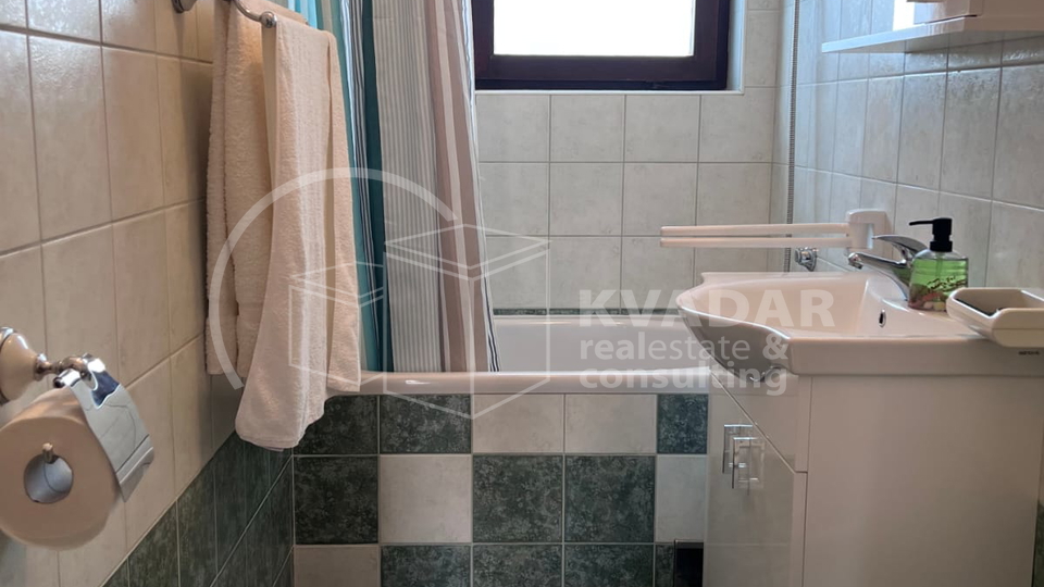 BEZ PROVIZIJE&ast;&ast;&ast;VRSI &sol; KU&Cacute;A S APARTMANIMA &sol; IDEALNA INVESTICIJA&excl;