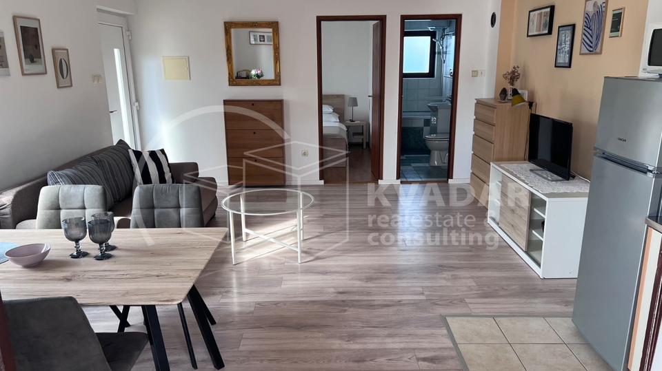 BEZ PROVIZIJE&ast;&ast;&ast;VRSI &sol; KU&Cacute;A S APARTMANIMA &sol; IDEALNA INVESTICIJA&excl;