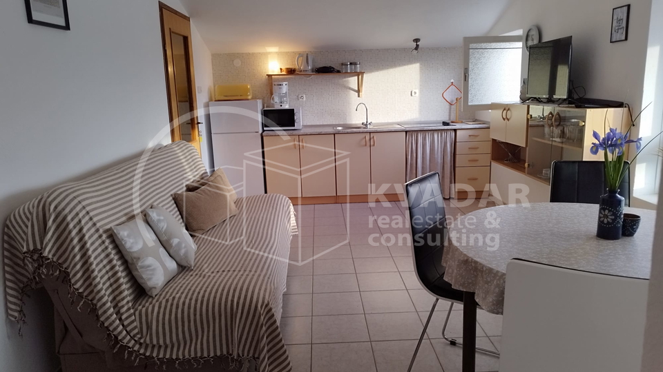 BEZ PROVIZIJE&ast;&ast;&ast;VRSI &sol; KU&Cacute;A S APARTMANIMA &sol; IDEALNA INVESTICIJA&excl;