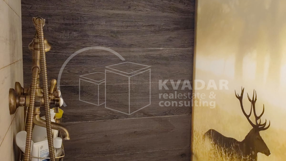 Luksuzno imanje sa dvije kuće i golf terenom, u srcu Like, Gračac