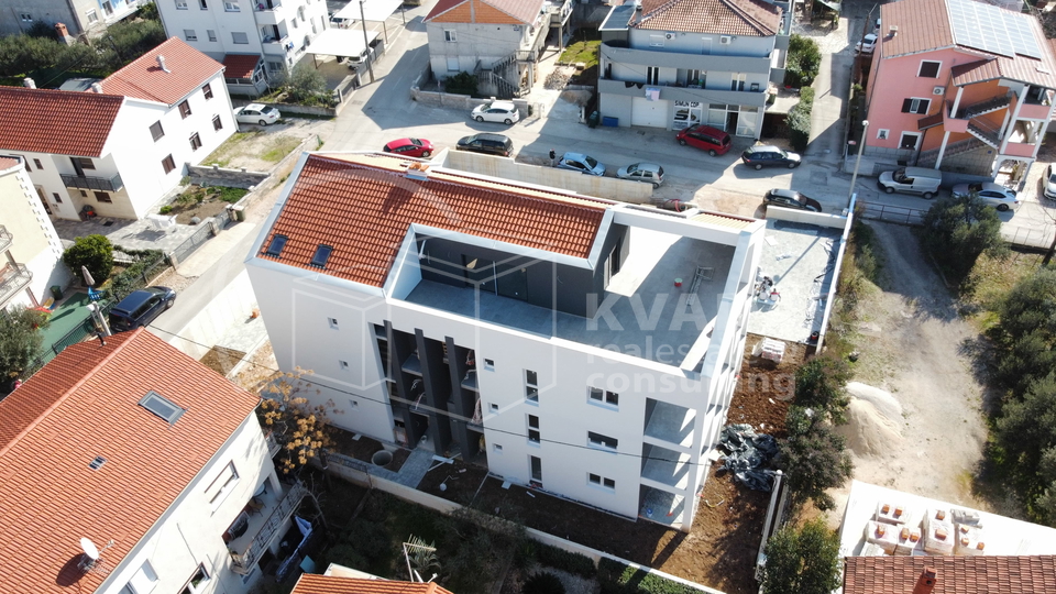 Bili Brig&sol; novogradnja&sol;stan prizemlje sa vrtom&plus;terasa&plus;spremi&scaron;te&plus;2parkirna mjesta&sol;&comma; PRODAJA&comma; NOVOGRADNJA ZADAR&comma; BILI BRIG