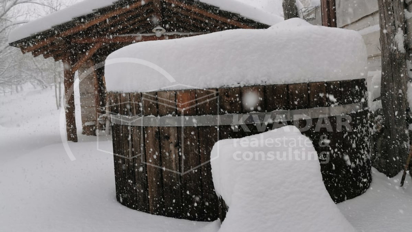 Luksuzno imanje sa dvije kuće i golf terenom, u srcu Like, Gračac