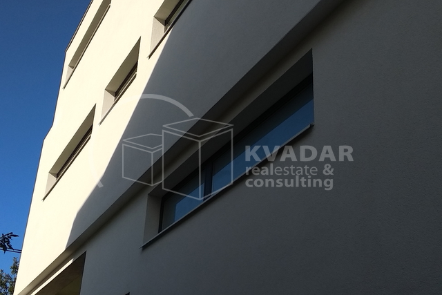 House, 405 m2, For Sale, Zagreb - Šestine