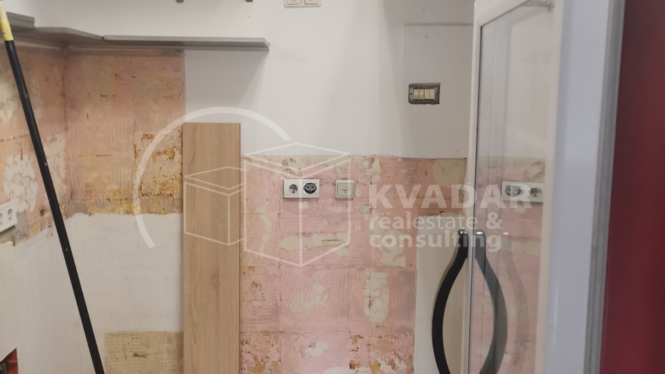 TRE&Scaron;NJEVKA&comma; POSLOVNI PROSTOR &lpar;SANDWICH BAR&rpar; OD 10 m2