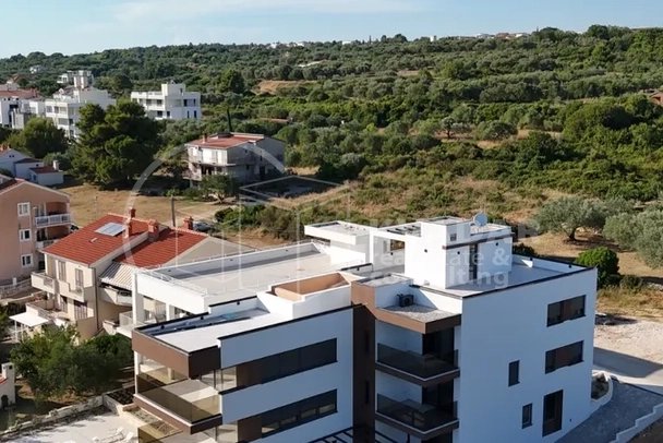 KOŽINO/ LUKSUZNI PENTHOUSE / 265 m2 / BAZEN