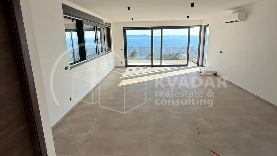 KOŽINO / LUKSUZAN APARTMAN  S BAZENOM 227 m2 / NOVOGRADNJA
