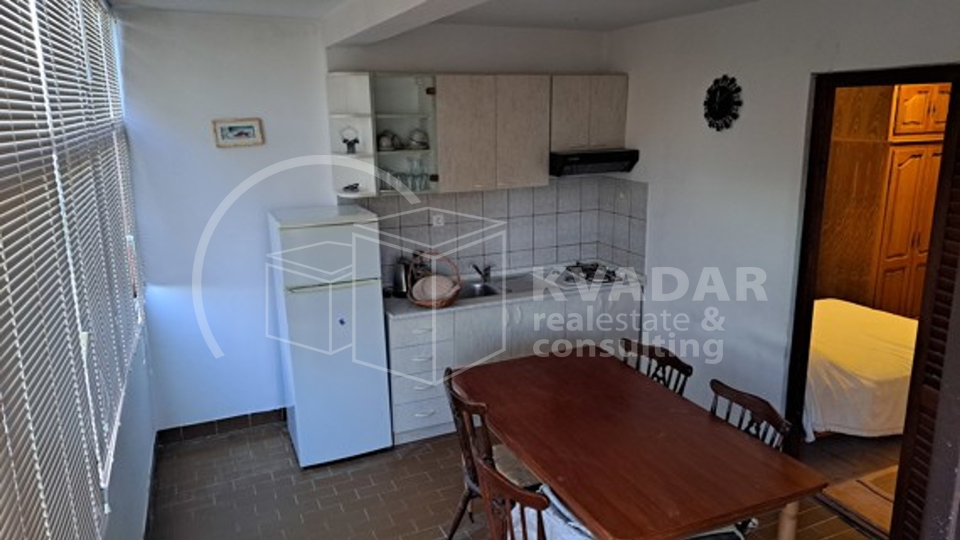 Terraced house, 2 floors, garage, yard - Okrug Gornji - center