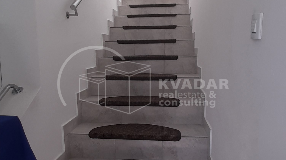 House, 260 m2, For Sale, Ivanić Grad