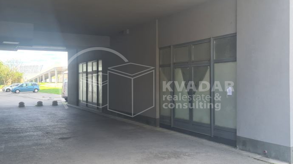 POSLOVNI PROSTOR, JARUŠČICA - LANIŠTE. 110 M2 !!!