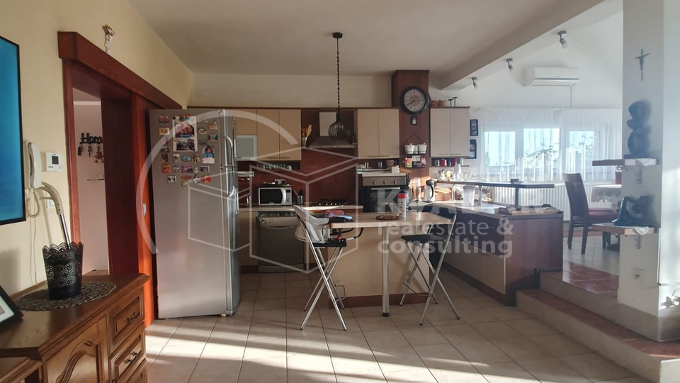 House, 287 m2, For Sale, Črnomerec - Bijenik