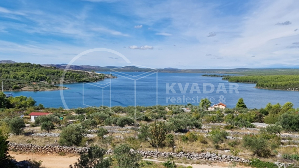 Poljoprivredno Zemljište , Prekrasan Panoramski Pogled, 170m Od Mora Bilice kod Šibenika
