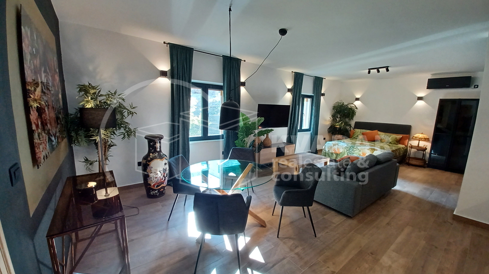 Kamena kuća u centru Kaštel Starog, 50m od more, novorenovirana - Designer Home